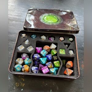 box of skull splitter dice